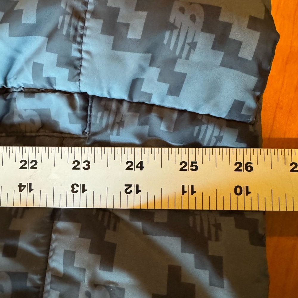 New Balance NB Women’s Puffer Hooded Jacket Size XL Blue and Black Camo Jacket - Picture 9 of 10